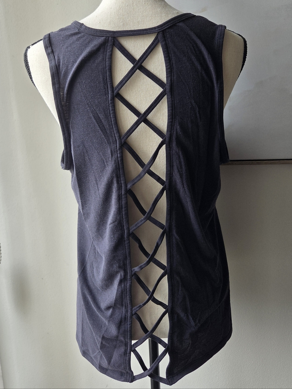 GapFit Breathe Lattice Open Back Black Tank Top